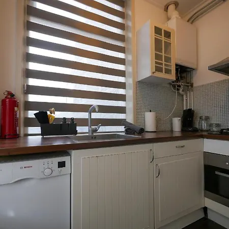 Holiday home Hoge Willemstraat 5